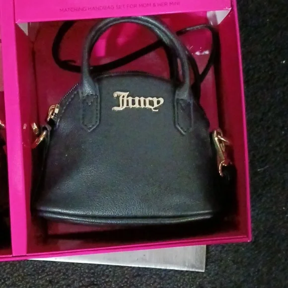 Juicy Couture purses. 042 - Picture 3 of 15